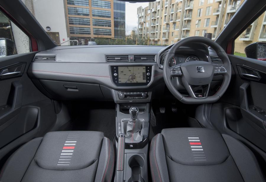 Торпедо Seat Arona FR 2017 года  (UK) (фото 23 из 40)
